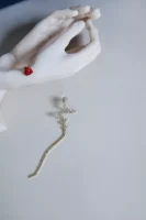 Boucles d'oreille Asymetriques LA CHAMADE Strass