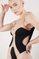 Body noir et nude UNDER THE SKIN