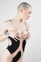 Body noir et nude UNDER THE SKIN