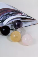 Gape-ball Pierre, Boule de training anal LIRE L'AVENIR DANS TON CUL