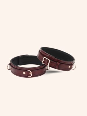 Les menottes de cuisse SLAVE BEAUTY, L’accessoire parfait pour faire vos premiers pas dans l’univers du bondage avec style, confort et excitation