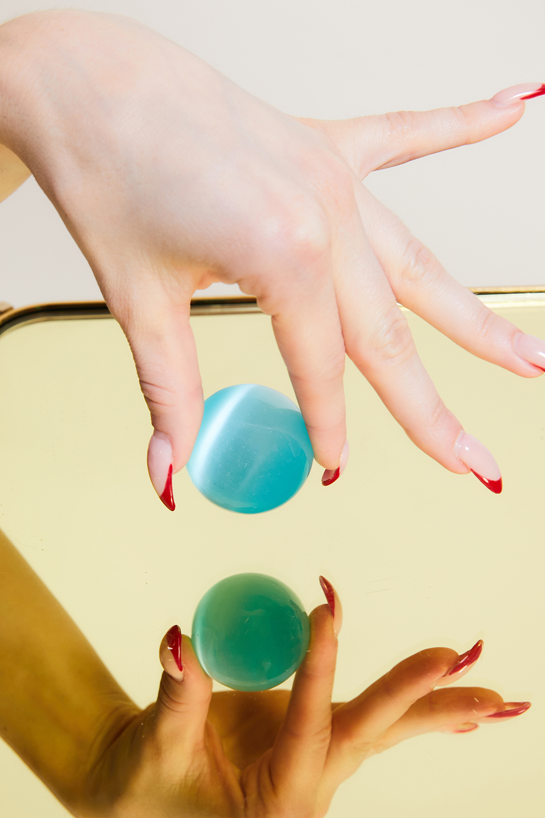 Gape-ball, boule de training anal LIRE L'AVENIR DANS TON CUL coloré