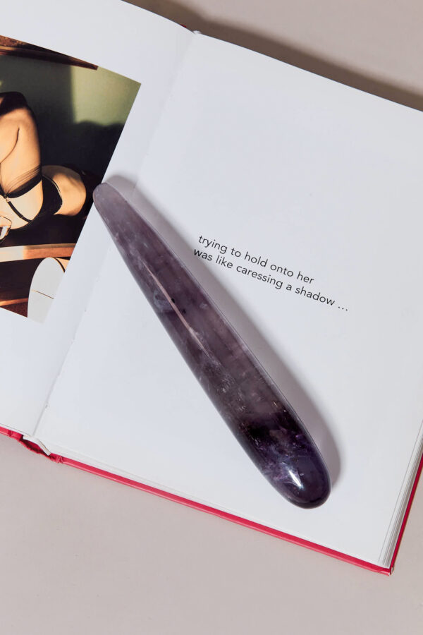 Dildo BRÛLANTE VIOLETTE en Pierre