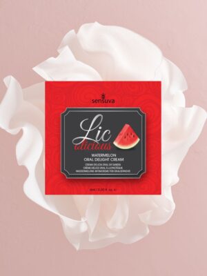 Lic-o-licious : Le Délice Oral pour des Moments Inoubliables Faites du plaisir partagé une véritable expérience sensorielle avec Lic-o-licious, la crème Oral Delight Coating de Sensuva. Cette crème sucrée et comestible enveloppe votre langue et votre gorge d’une douceur irrésistible, transformant chaque instant en un moment gourmand et sensuel.