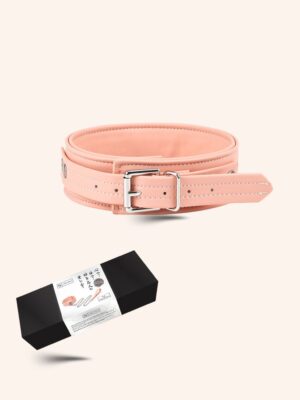 Explorez l’art de la soumission avec ce collier de soumission unisexe en cuir, pensé pour sublimer vos jeux BDSM et scénarios fétish