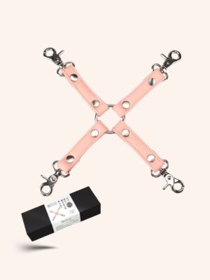 Élevez vos jeux BDSM avec ces attaches mousqueton en cuir vegan